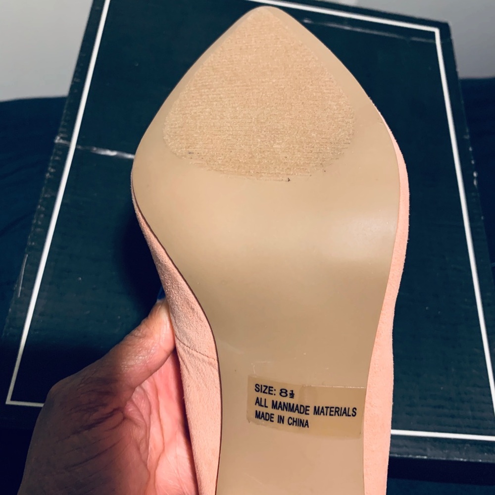 Heels - Picture 3 of 3